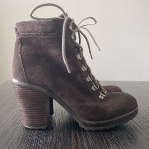 DV BY DOLCE VITA PLATFORM LACE UP COMBAT BOOTS. SUEDE, CHOCOLATE BROWN, SIZE 8.5